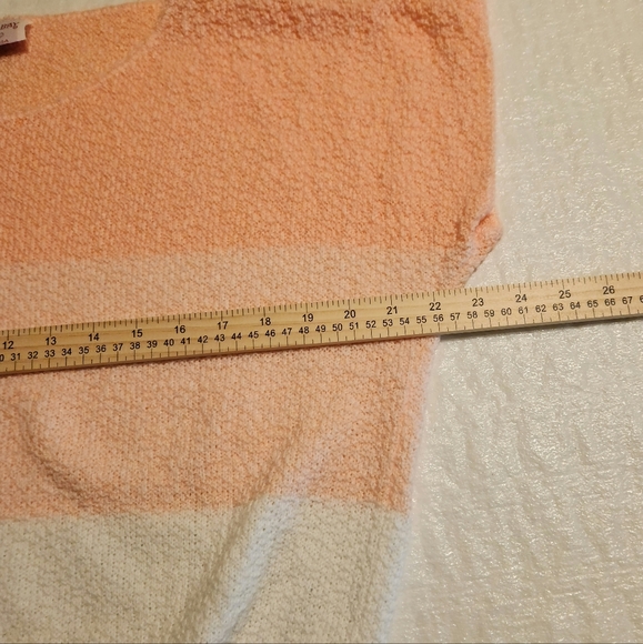 Turtle Bay short sleeved light weight sweater. Orange/white size smallish - Picture 3 of 3